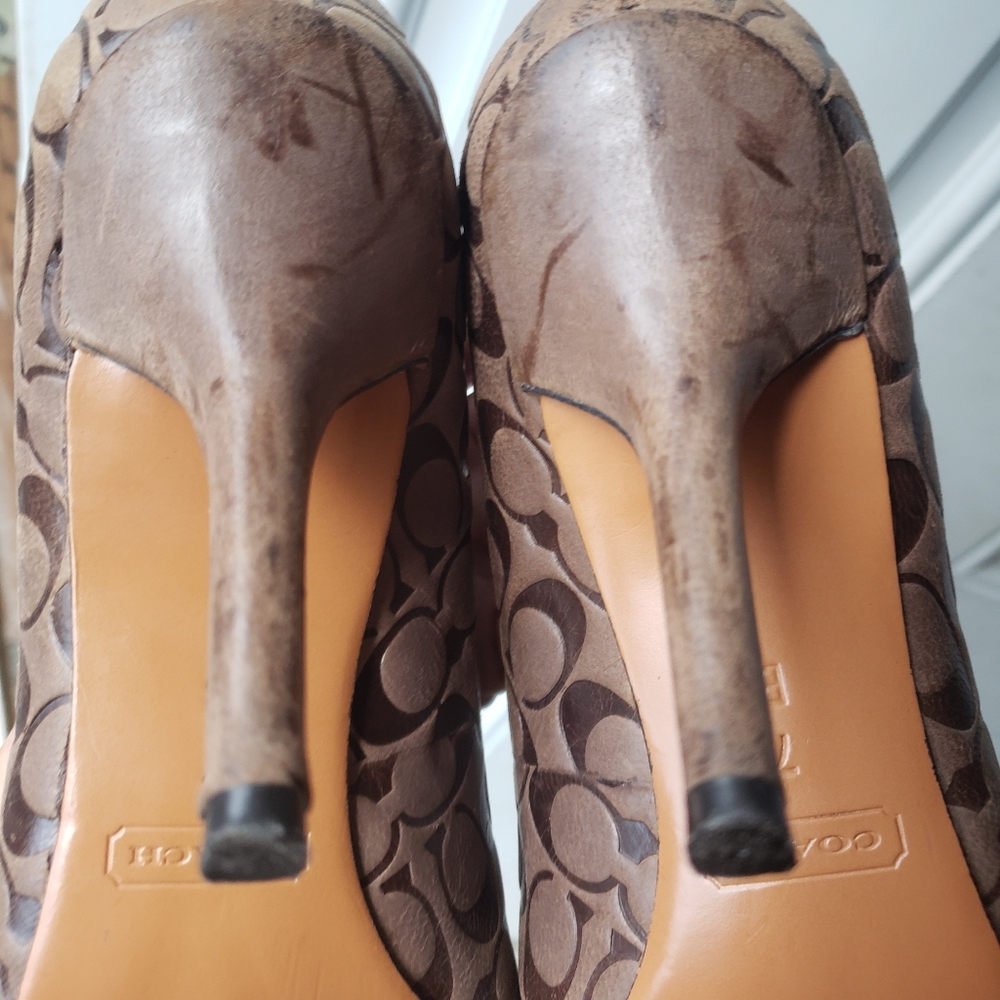COACH Luca Signature Jacquard Monogram Brown Tan Leather Pointed Toe Pumps Sz 7 - Picture 13 of 15